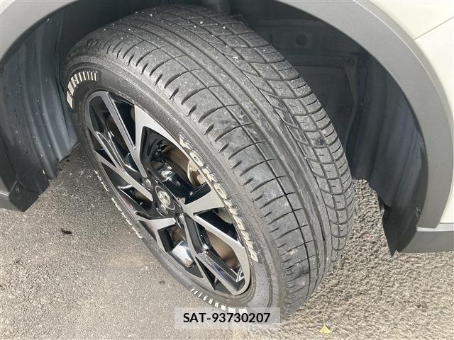 Toyota C-HR 2017-06 7057896-15