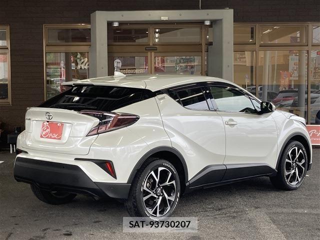 Toyota C-HR 2017-06 7057896-2