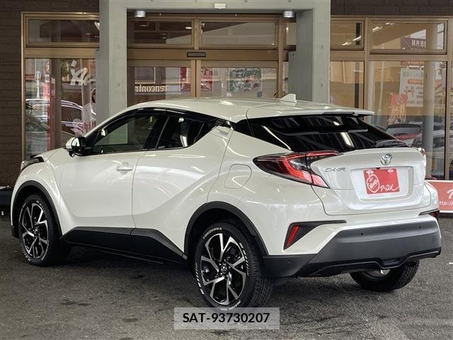 Toyota C-HR 2017-06 7057896-3