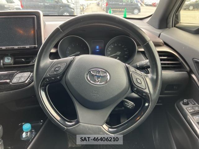 Toyota C-HR 2017-06 7216067-16