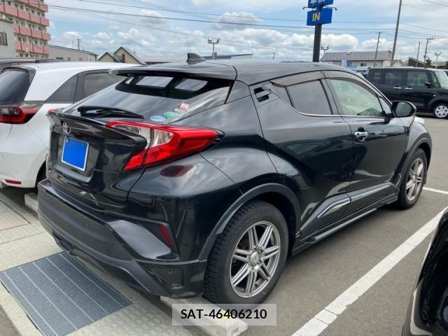 Toyota C-HR 2017-06 7216067-5