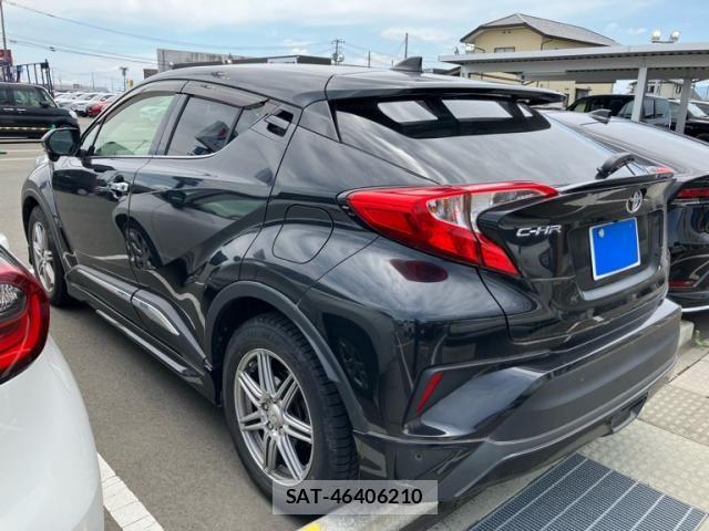 Toyota C-HR 2017-06 7216067-6