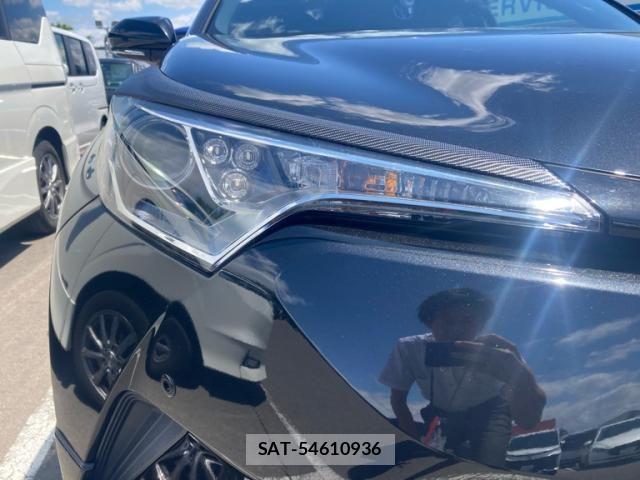 Toyota C-HR 2017-02 7216063-3