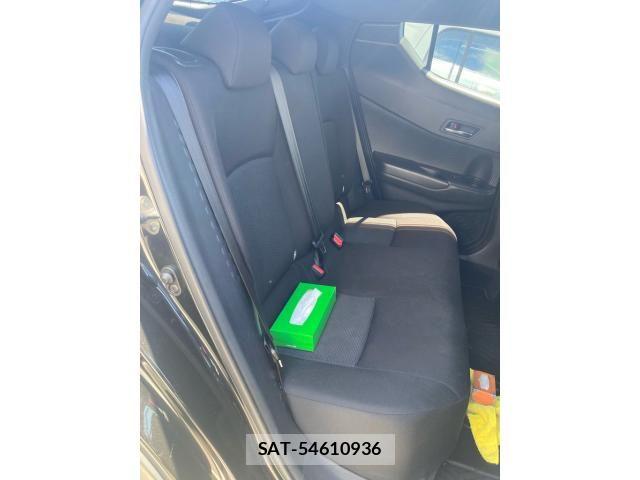 Toyota C-HR 2017-02 7216063-7