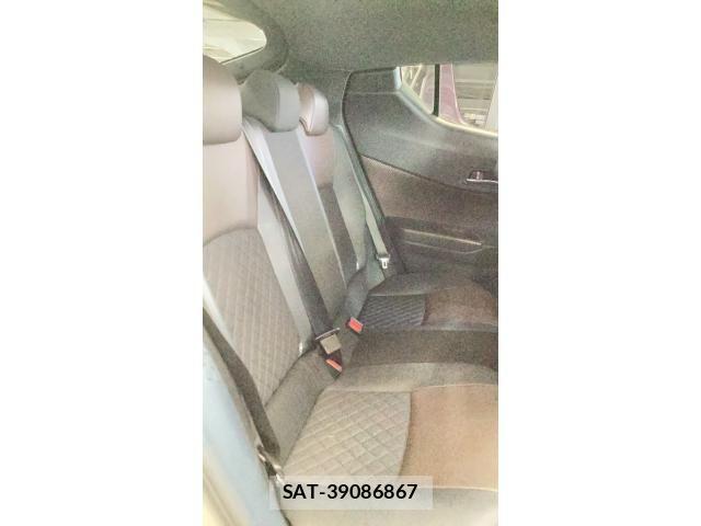 Toyota C-HR 2017-06 7216064-13