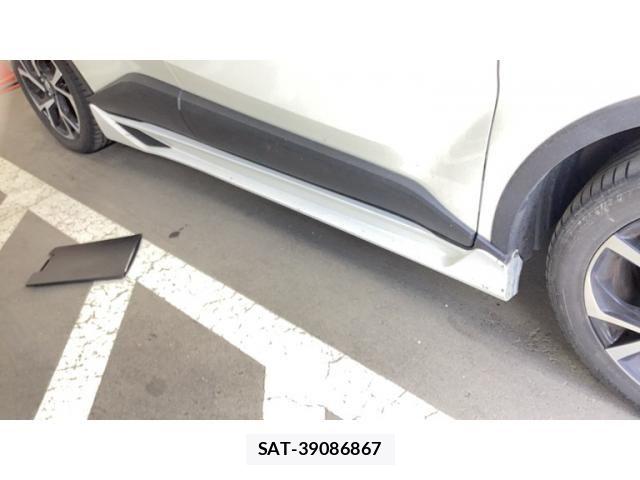 Toyota C-HR 2017-06 7216064-25