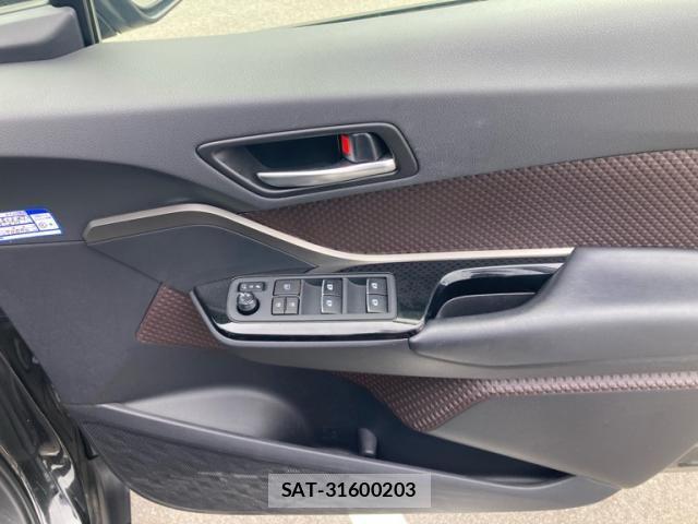 Toyota C-HR 2017-06 7357150-15
