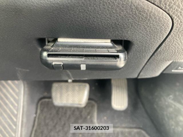 Toyota C-HR 2017-06 7357150-18