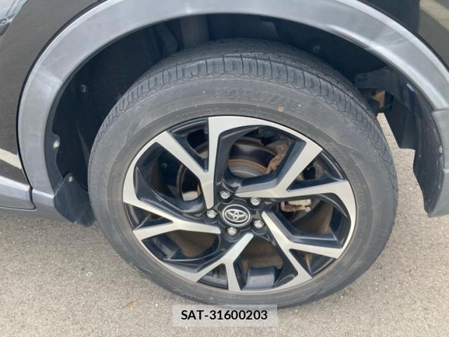 Toyota C-HR 2017-06 7357150-7
