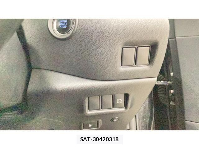 Toyota C-HR 2017-03 7391614-11