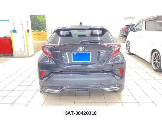 Toyota C-HR 2017-03 7391614-2