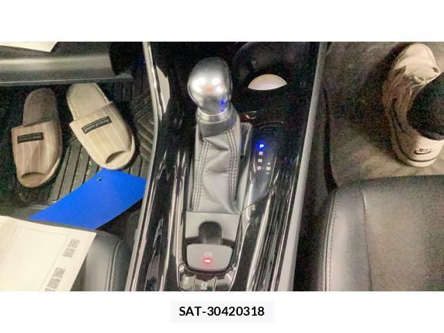 Toyota C-HR 2017-03 7391614-8