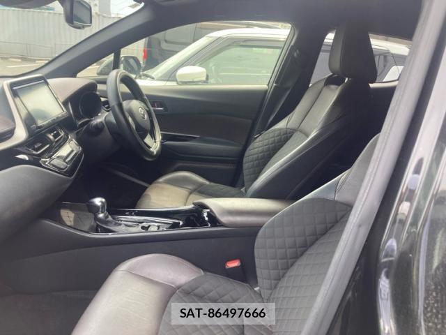 Toyota C-HR 2018-04 7453454-11