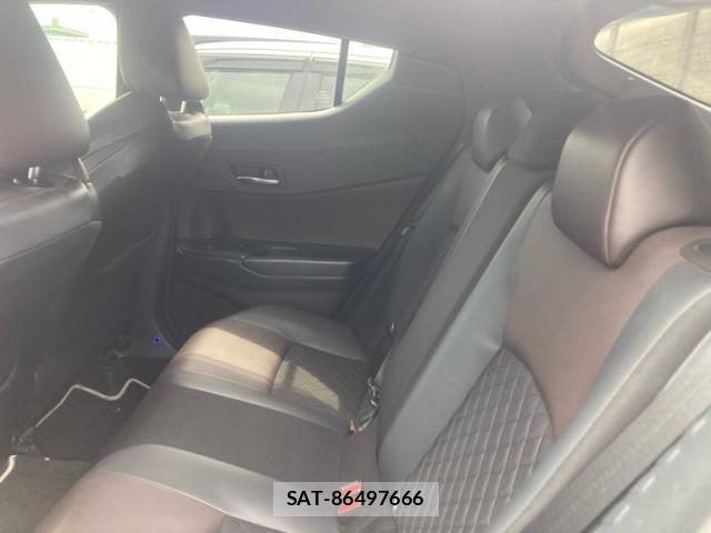 Toyota C-HR 2018-04 7453454-12