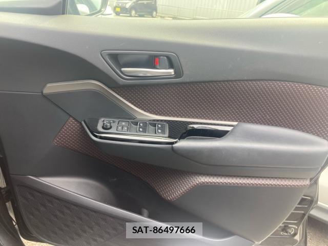Toyota C-HR 2018-04 7453454-13