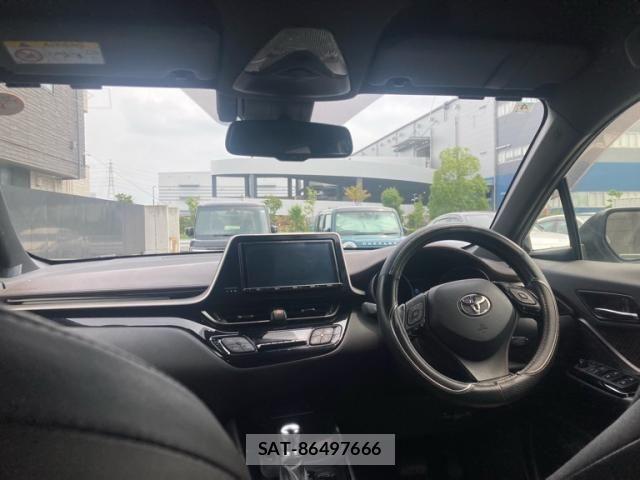 Toyota C-HR 2018-04 7453454-14