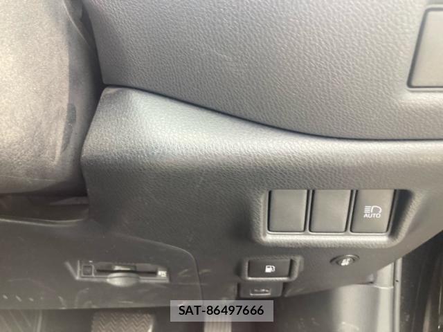 Toyota C-HR 2018-04 7453454-18