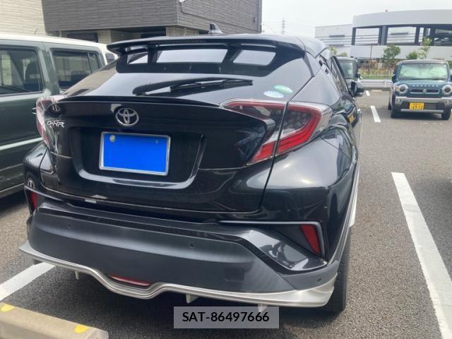 Toyota C-HR 2018-04 7453454-4