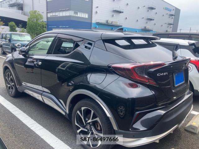 Toyota C-HR 2018-04 7453454-5