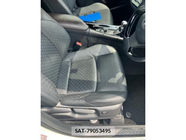 Toyota C-HR 2017-01 7499896-9