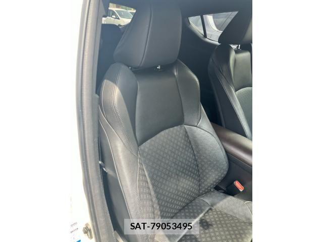 Toyota C-HR 2017-01 7499896-10