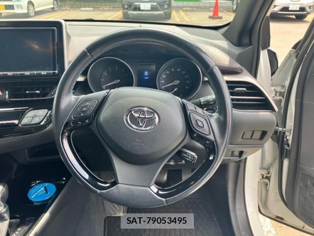 Toyota C-HR 2017-01 7499896-12