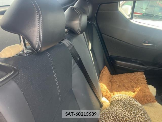 Toyota C-HR 2021-05 7561940-21