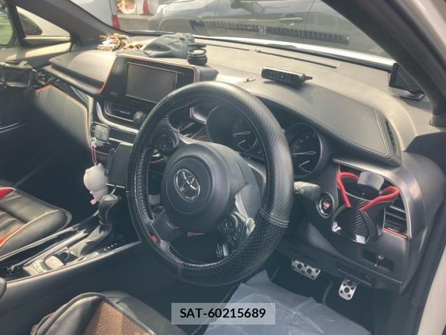 Toyota C-HR 2021-05 7561940-22