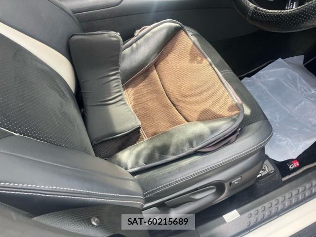 Toyota C-HR 2021-05 7561940-23