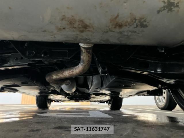 Toyota C-HR 2017-02 7615502-8