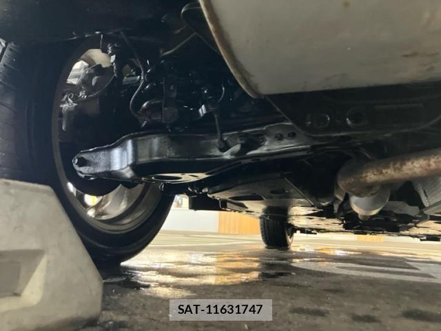 Toyota C-HR 2017-02 7615502-9