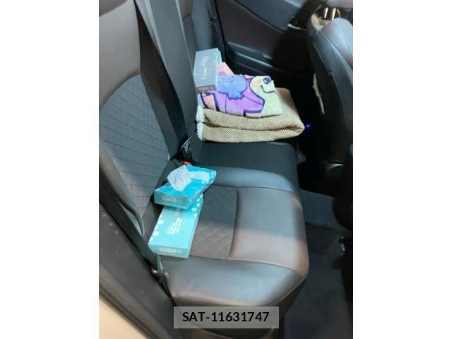 Toyota C-HR 2017-02 7615502-13