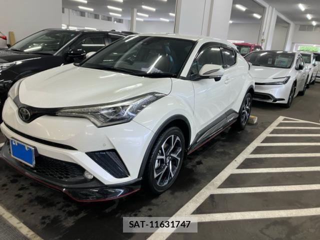 Toyota C-HR 2017-02 7615502-1