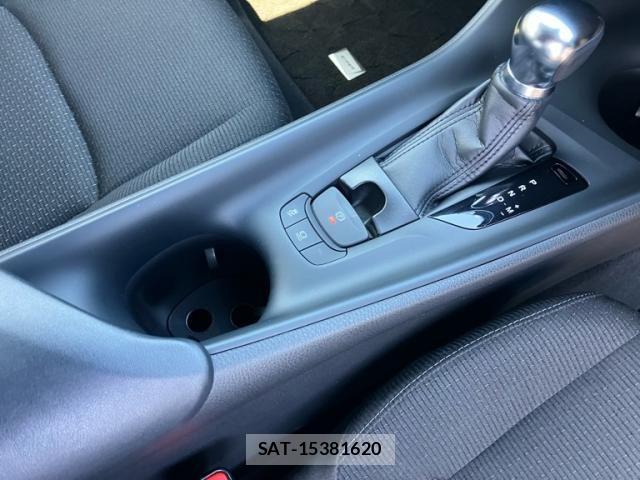 Toyota C-HR 2017-06 7615504-9