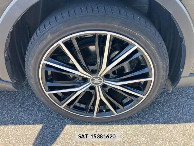 Toyota C-HR 2017-06 7615504-11