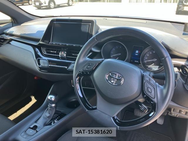 Toyota C-HR 2017-06 7615504-2