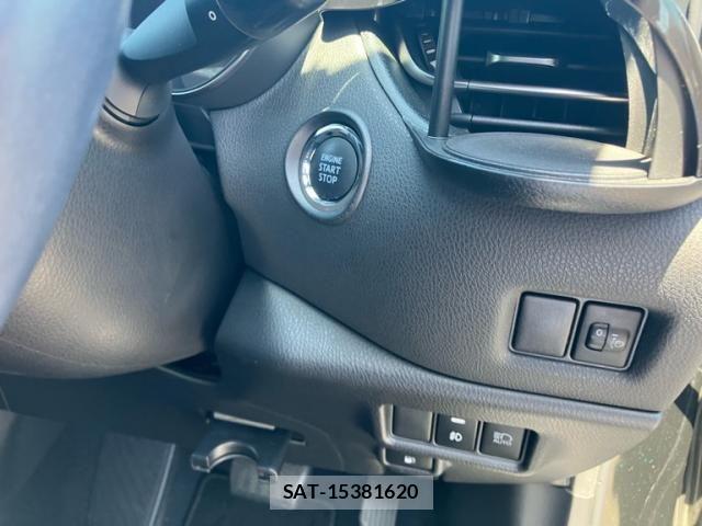 Toyota C-HR 2017-06 7615504-6