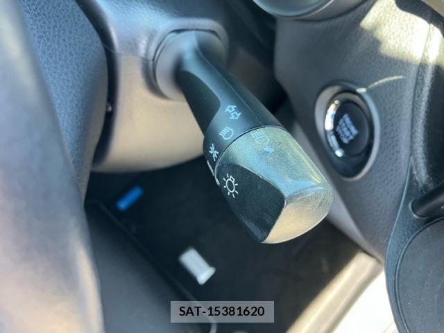 Toyota C-HR 2017-06 7615504-8