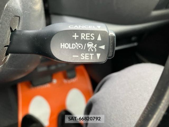 Toyota C-HR 2018-07 7615506-13