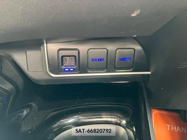 Toyota C-HR 2018-07 7615506-18
