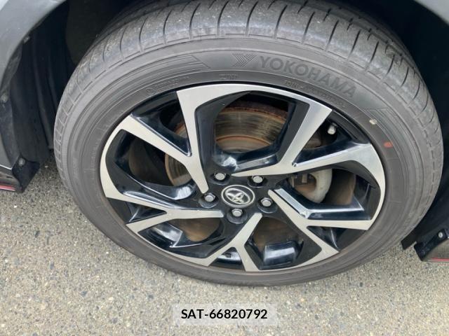 Toyota C-HR 2018-07 7615506-6