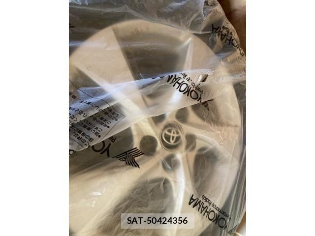 Toyota C-HR 2017-06 7615505-9