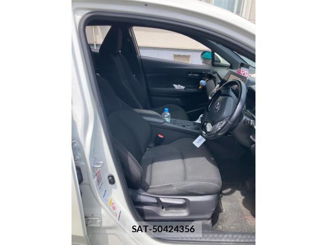 Toyota C-HR 2017-06 7615505-16