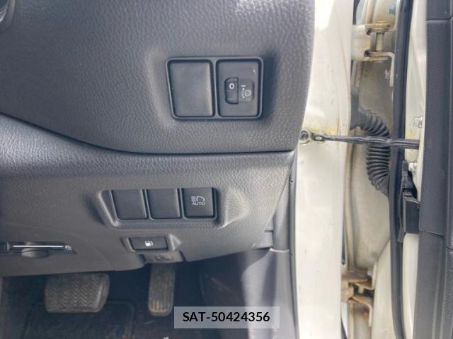 Toyota C-HR 2017-06 7615505-17