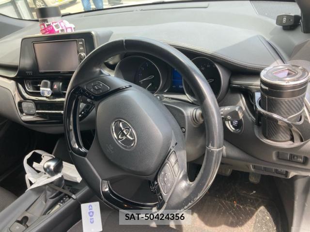 Toyota C-HR 2017-06 7615505-18