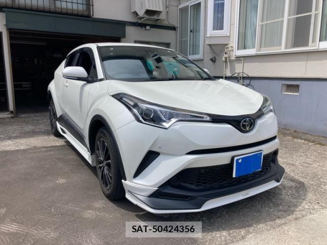 Toyota C-HR 2017-06 7615505-1