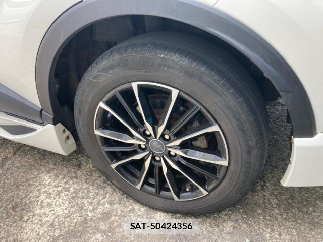 Toyota C-HR 2017-06 7615505-7