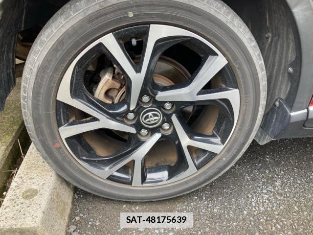 Toyota C-HR 2017-03 7783451-4