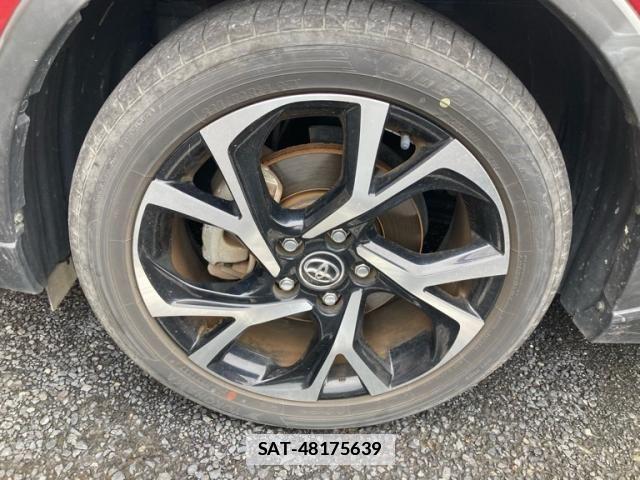 Toyota C-HR 2017-03 7783451-5