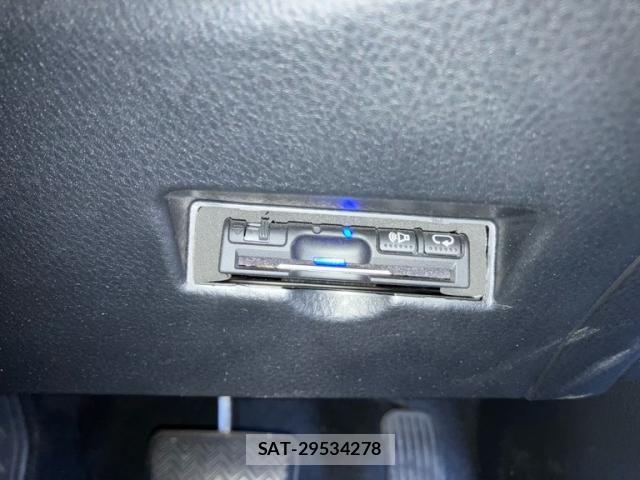 Toyota C-HR 2017-08 7875757-9
